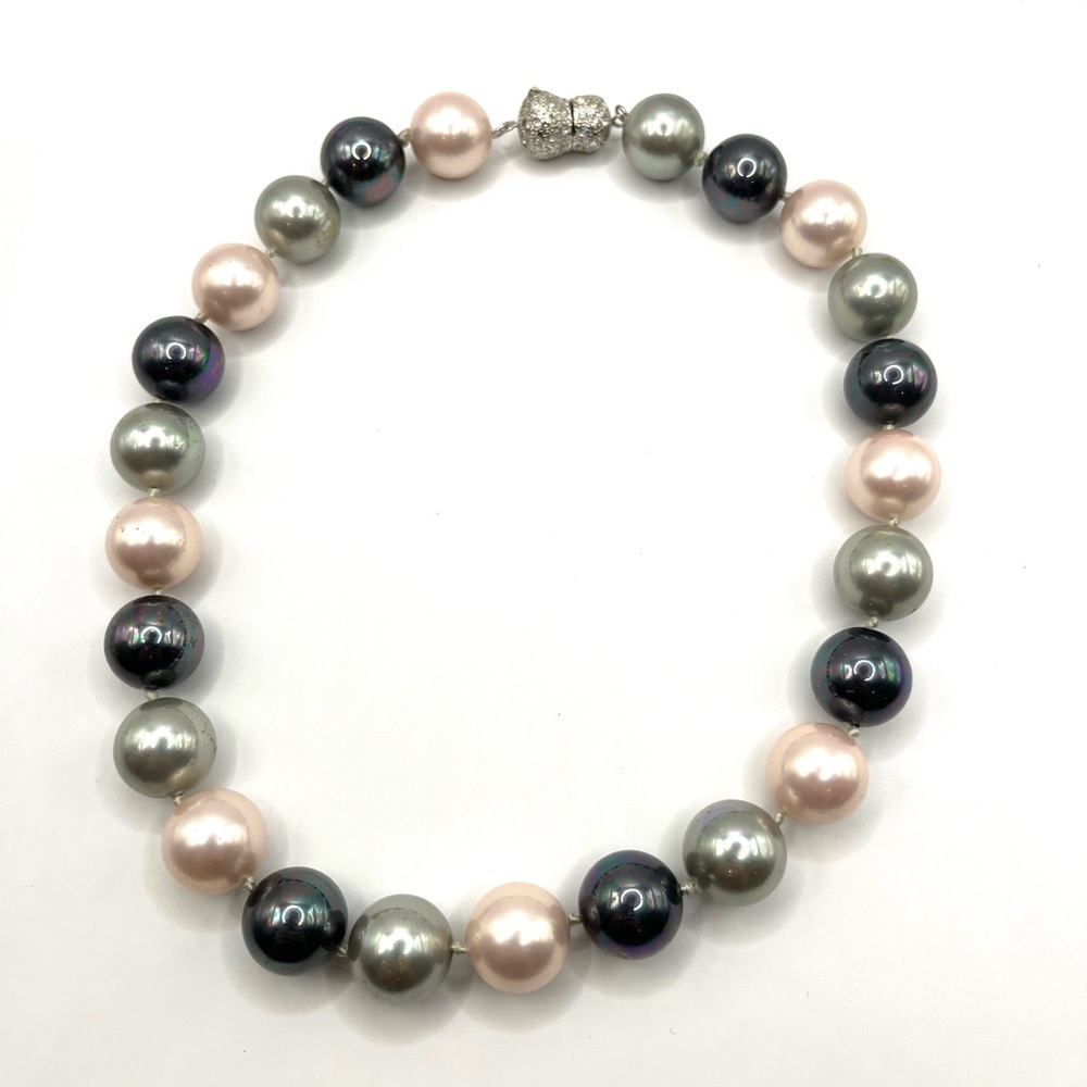 Chic Glass Pearl Necklace in Pink, Silver, Black With Elegant Closure Big Bold - Picture 5 of 12